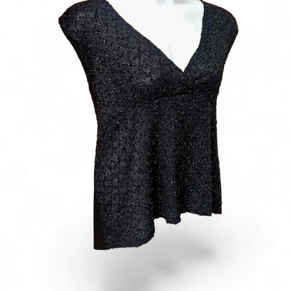 Julie's Closet Elegant Black and Gold Blouse - Picture 7 of 12